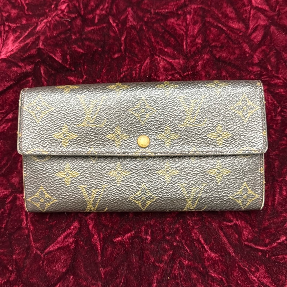 Louis Vuitton Monogram Sarah Wallet Cluch